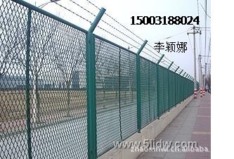 安平縣兆鑫網欄廠 專業制造雙邊絲、三折彎與小區護欄網，品質與服務的雙重保障